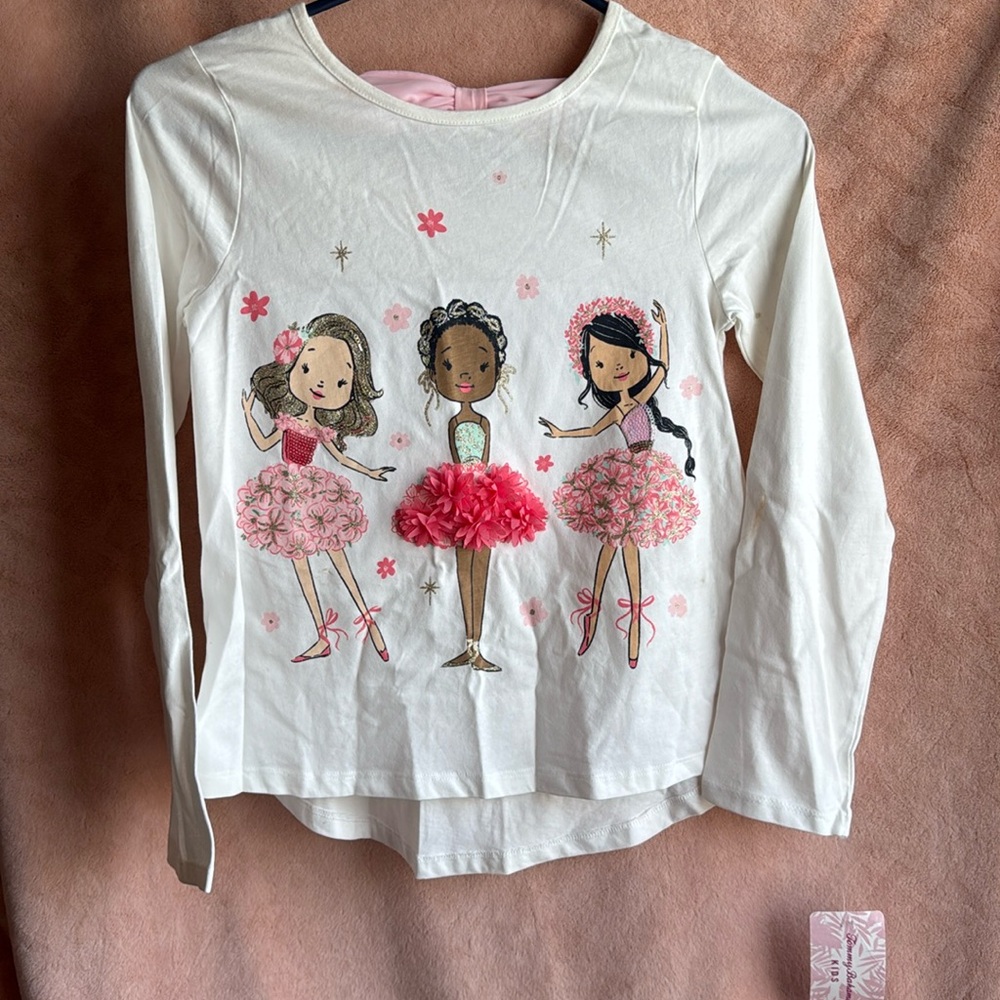 NWT Girls Long Sleeve T Size 12 - 2 stains as pictured